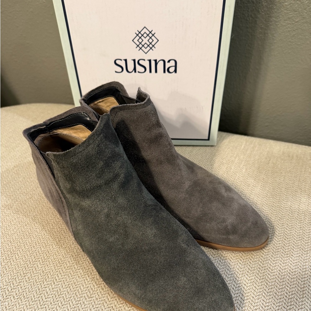 Susina Charcoal Suede Ankle Booties size 8. Like new.